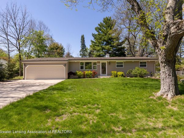 1317 Buckingham Road, Haslett, MI 48840