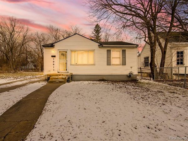 19811 Harlow Street, Detroit, MI 48235