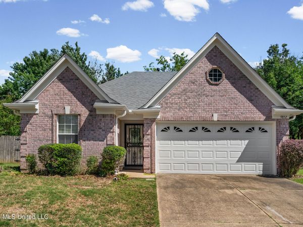9852 Pigeon Roost Park Circle, Olive Branch, MS 38654