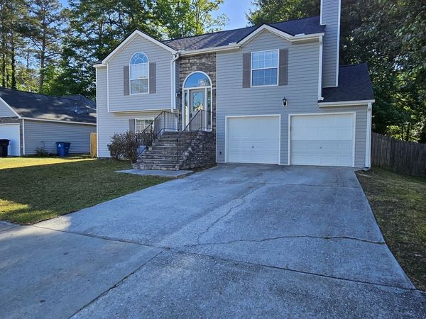 1090 Drawbridge Drive, Riverdale, GA 30296