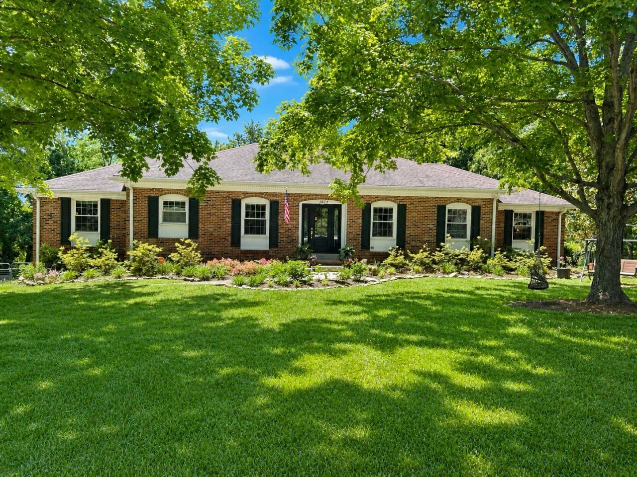 2824 Scenic Dr , Clarksville, TN 37043 Main Photo
