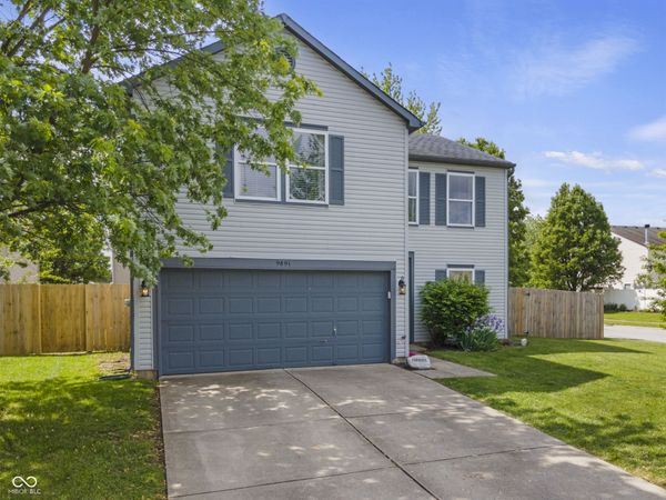 9891 Sapphire Berry Lane , Fishers, IN 46038