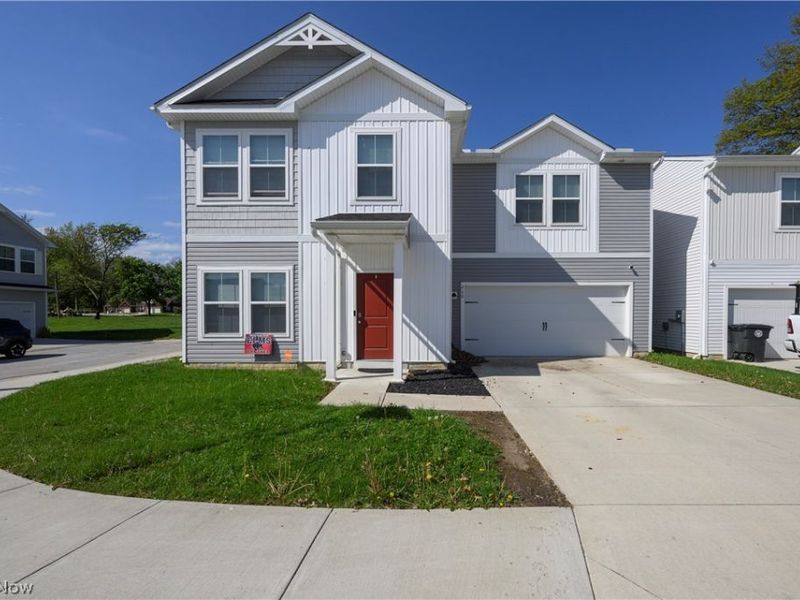 460 Auld Farm Circle, Akron, OH 44320 Photo 1