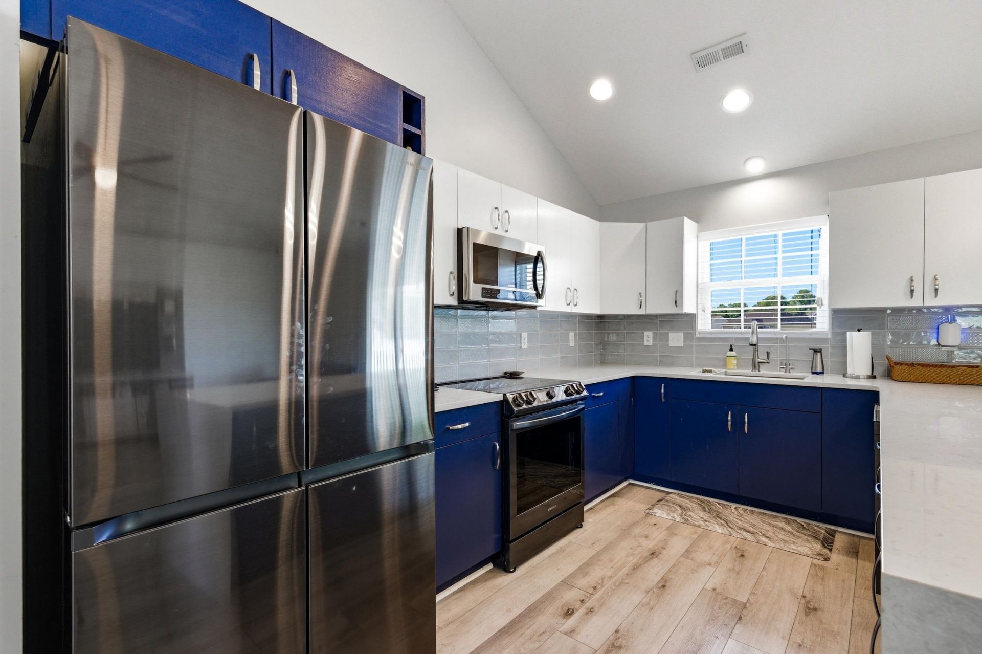 218 Oak Landing Dr. Photo 13