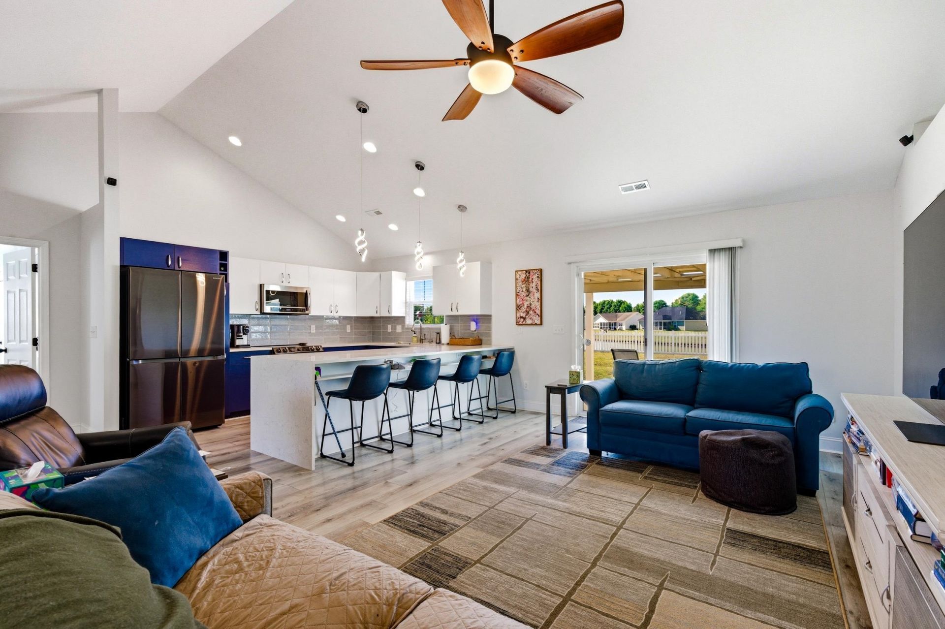 218 Oak Landing Dr. Photo 8