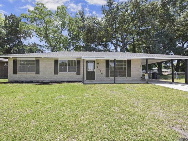 6124 Glen Oaks Dr, Baton Rouge, LA 70811