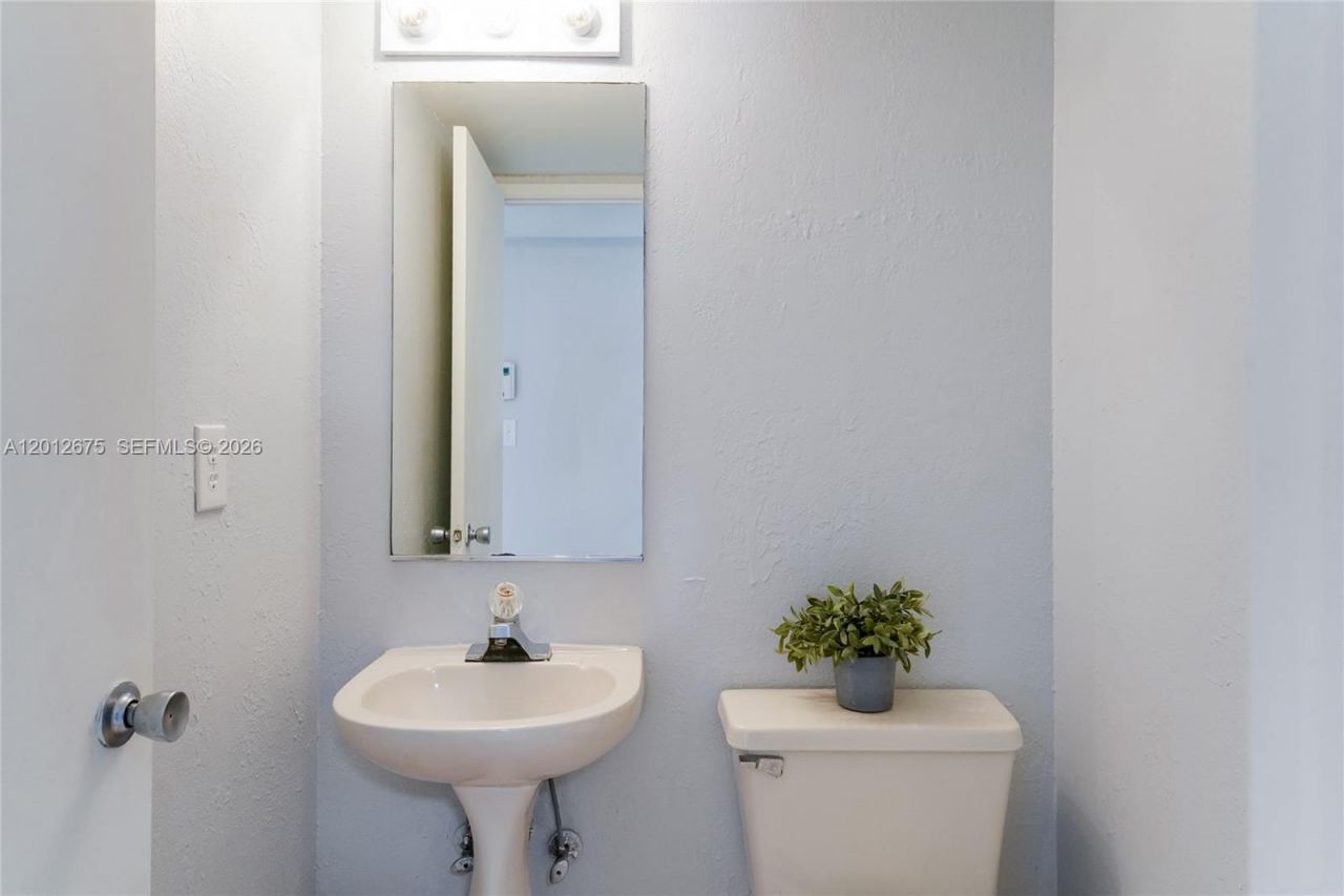 12348 NW 11th Ln, Unit 1010, Miami, FL 33182 Photo