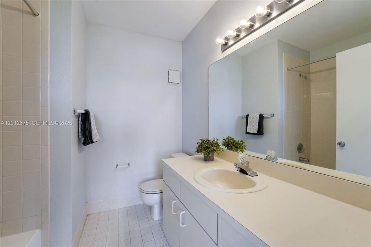 12348 NW 11th Ln, Unit 1010, Miami, FL 33182 Photo