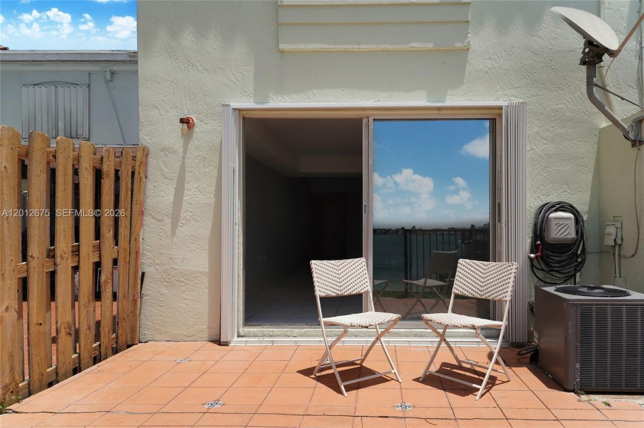 12348 NW 11th Ln, Unit 1010, Miami, FL 33182 Photo