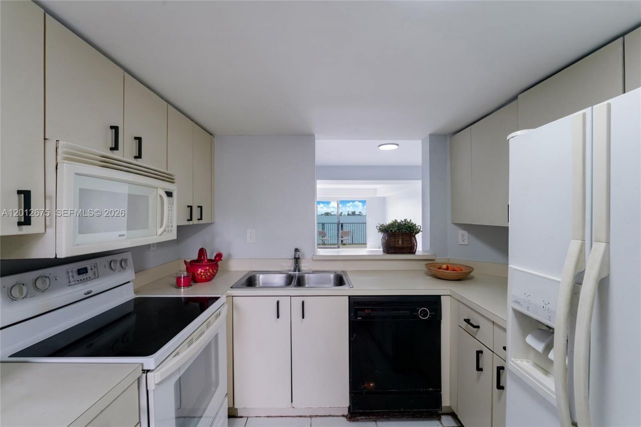 12348 NW 11th Ln, Unit 1010, Miami, FL 33182 Photo