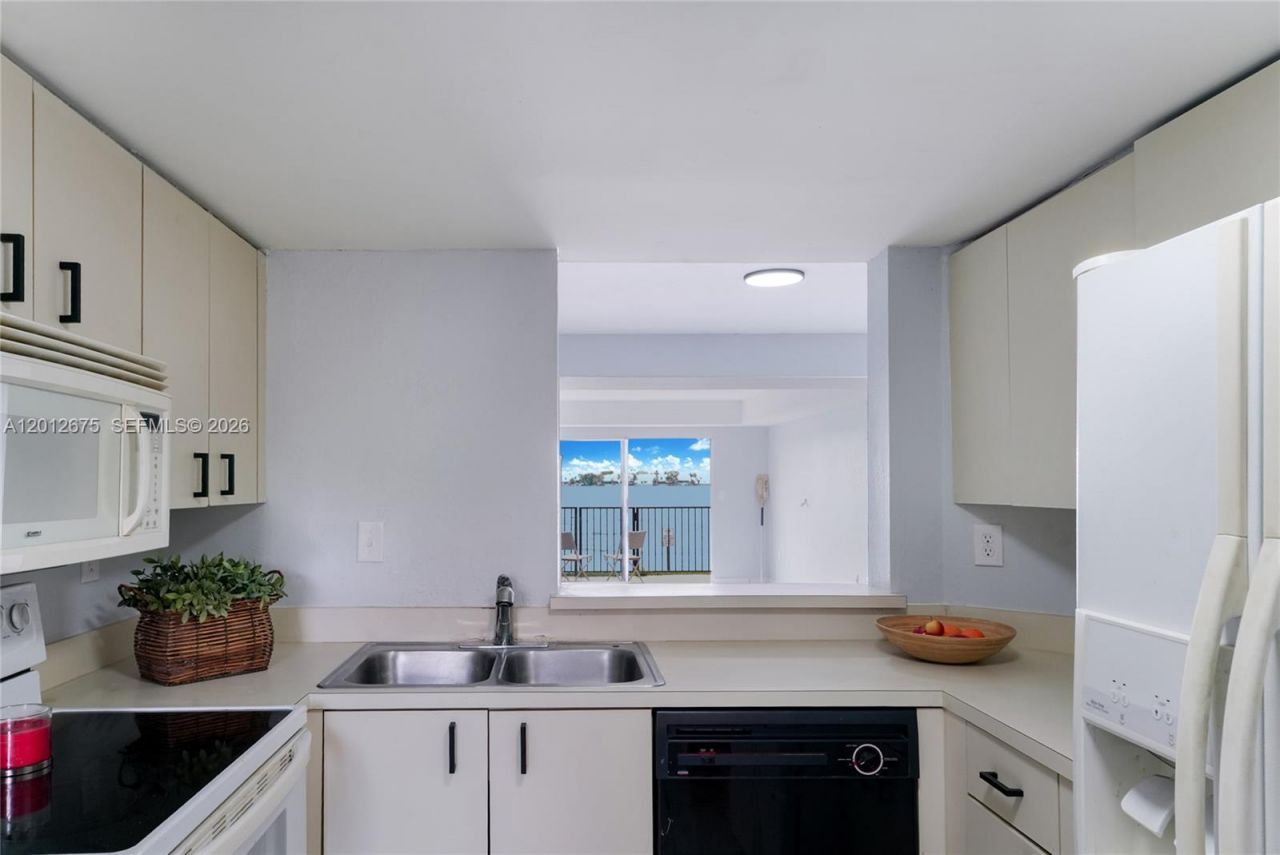 12348 NW 11th Ln, Unit 1010, Miami, FL 33182 Photo
