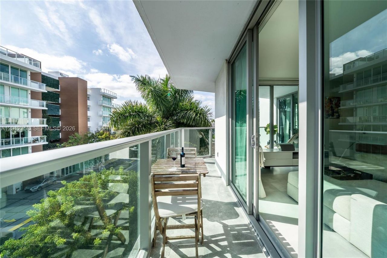 1133 102nd St , Unit 504, Bay Harbor Islands, FL 33154 Photo
