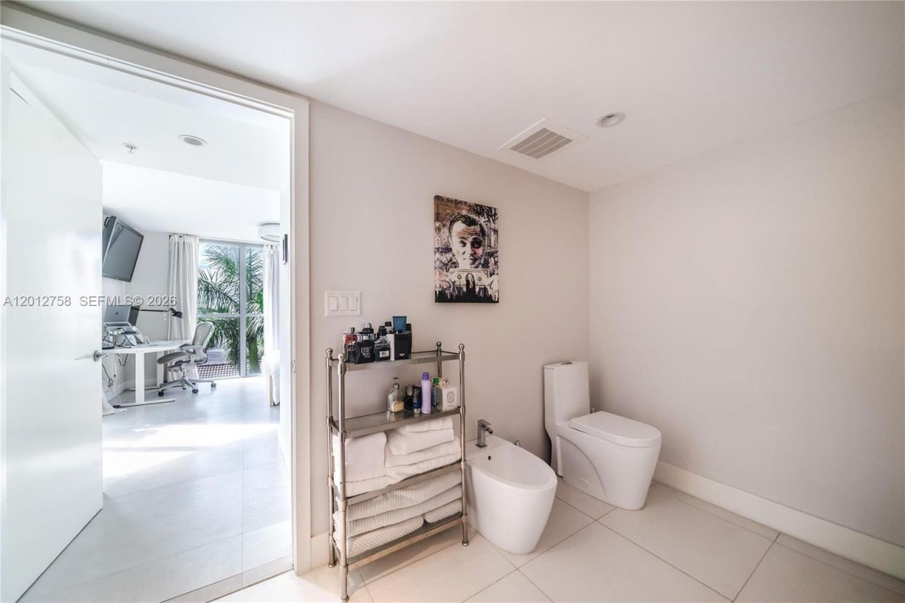 1133 102nd St , Unit 504, Bay Harbor Islands, FL 33154 Photo