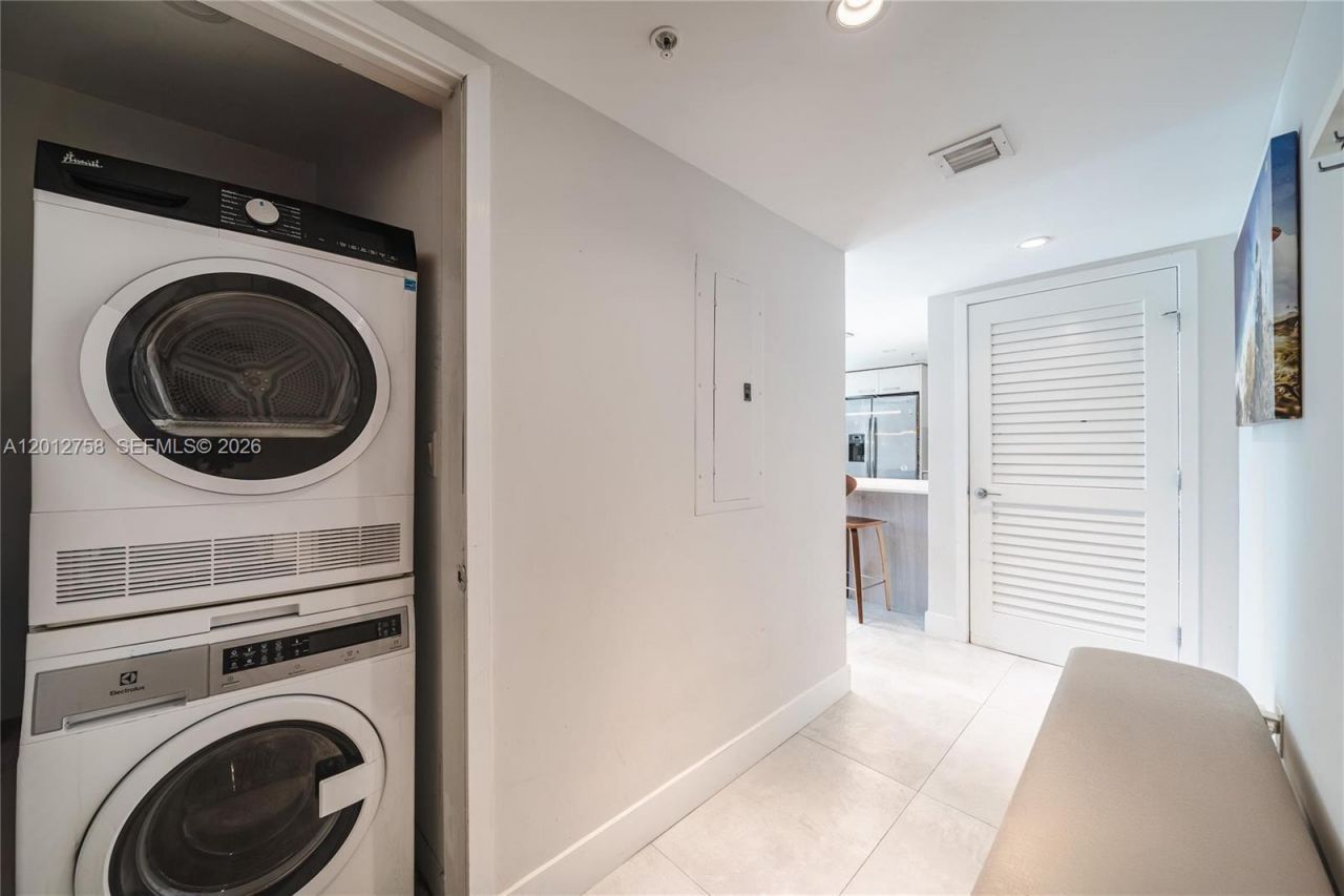 1133 102nd St , Unit 504, Bay Harbor Islands, FL 33154 Photo