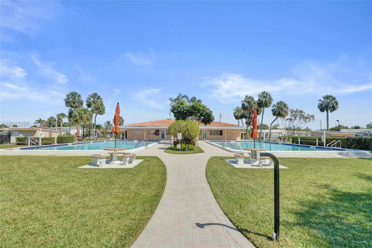 4722 NW 44th Ct, Tamarac, FL 33319 Photo