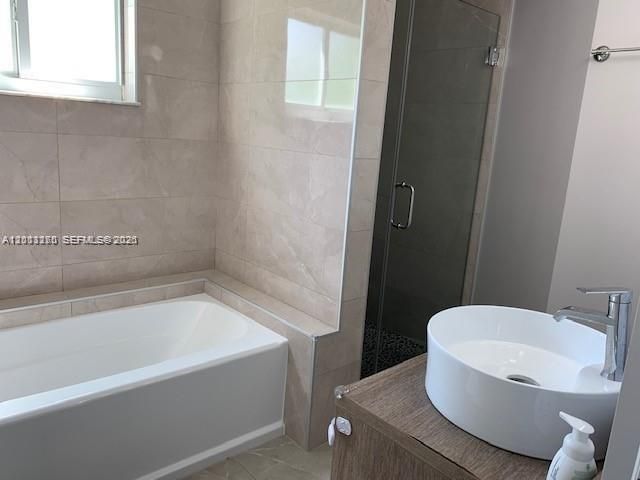 220 187th St , Sunny Isles Beach, FL 33160 Photo
