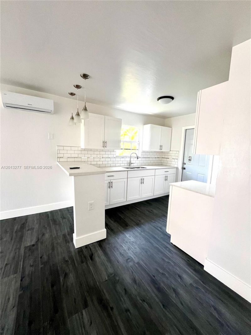 2331 NW 55th Ter , Miami, FL 33142 Photo