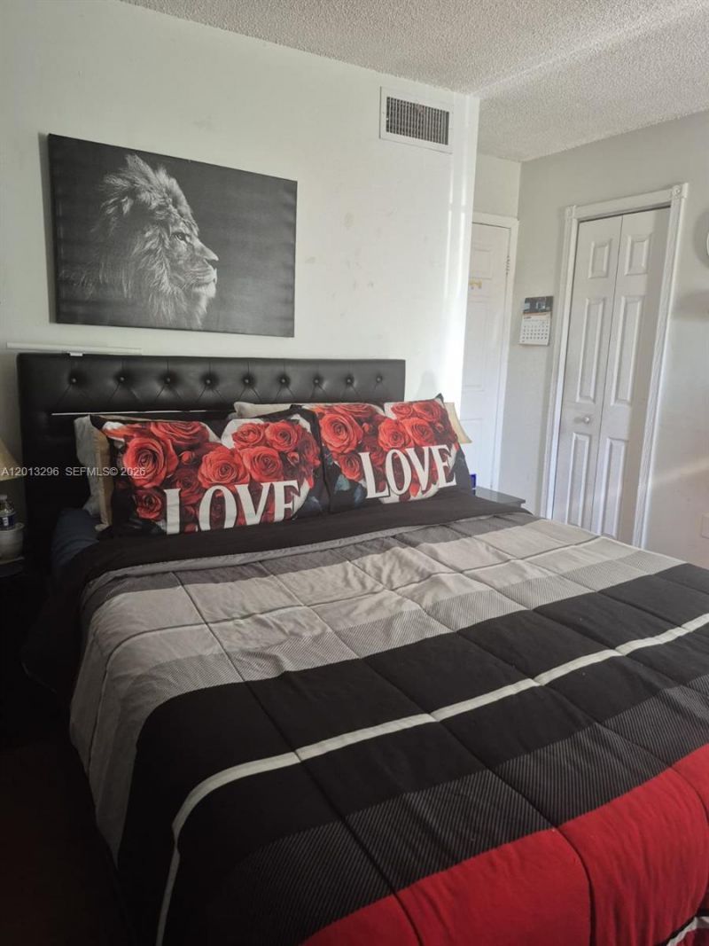 1735 W 60th St, Unit M329, Hialeah, FL 33012 Photo