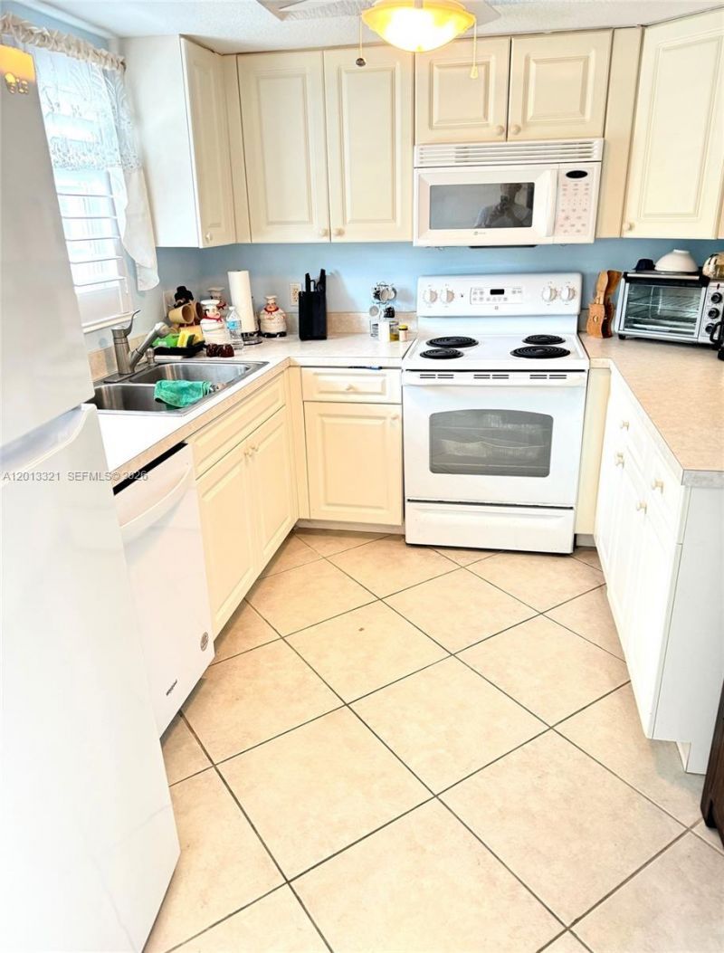 2950 SE Ocean Blvd , Unit 555, Stuart, FL 34996 Photo