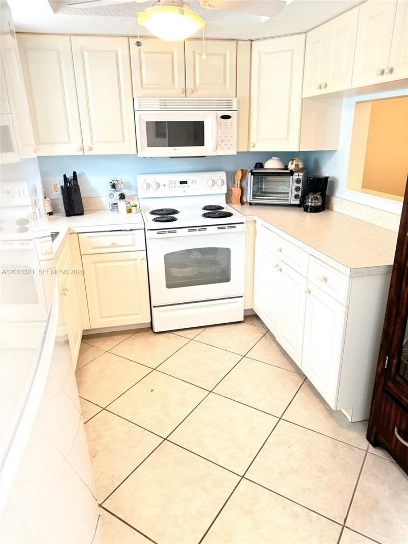 2950 SE Ocean Blvd , Unit 555, Stuart, FL 34996 Photo