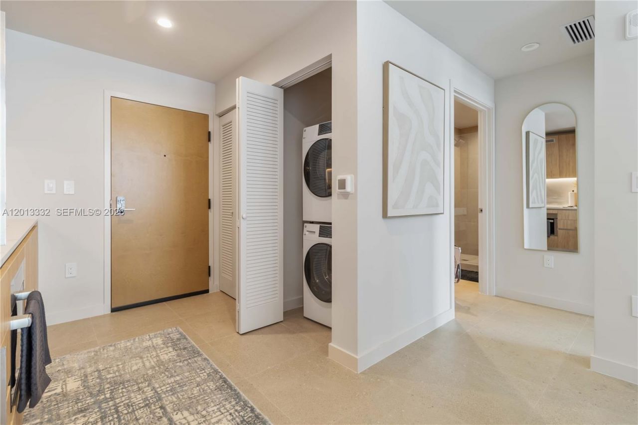 11 NE 6th St, Unit 1513, Miami, FL 33132 Photo