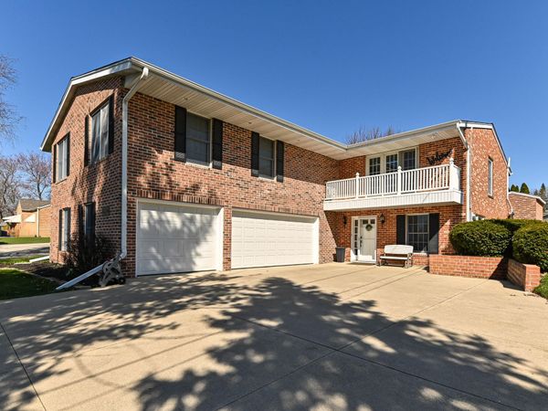 25922 W Loomis Rd, Norway, WI 53185