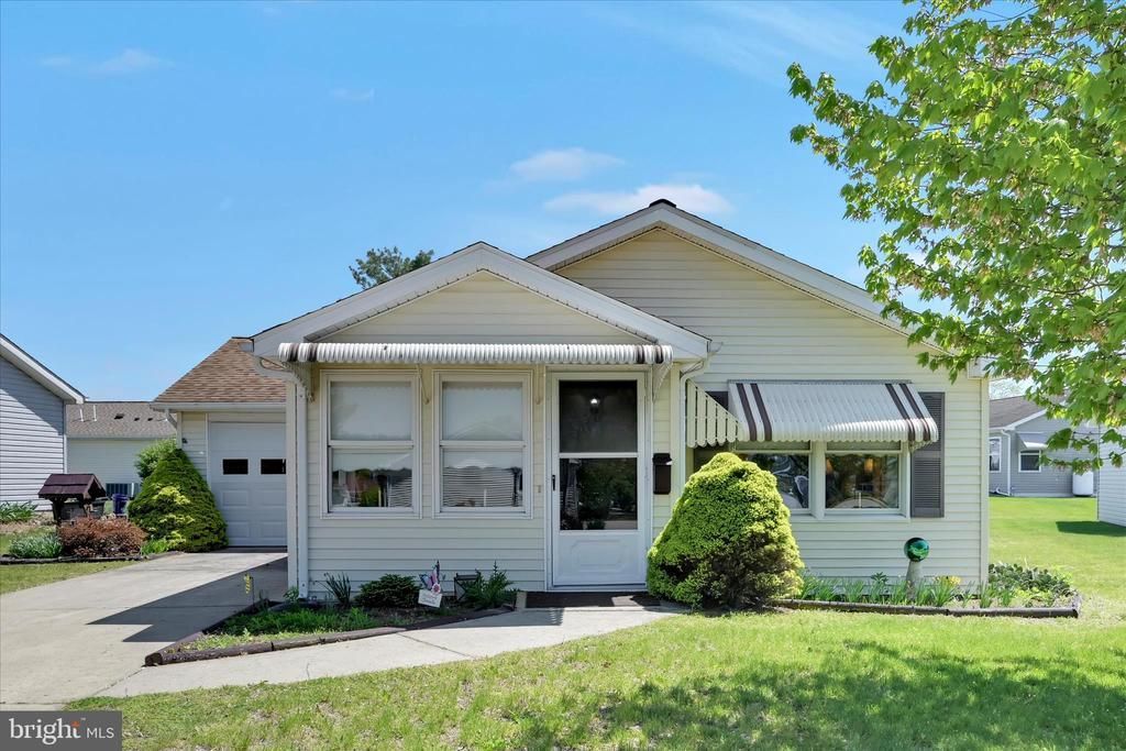 545 HONEYSUCKLE COURT , PINE GROVE, PA 17963