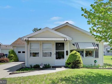 545 HONEYSUCKLE COURT, PINE GROVE, PA 17963