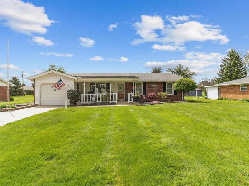 213 Beechwood Drive, Tiffin, OH 44883 Photo 2