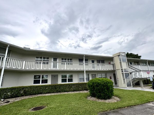 163 Somerset Crescent, Unit H, West Palm Beach, FL 33417