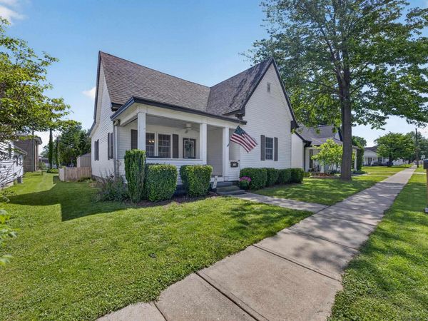 910 W Oak Street, Mitchell, IN 47446