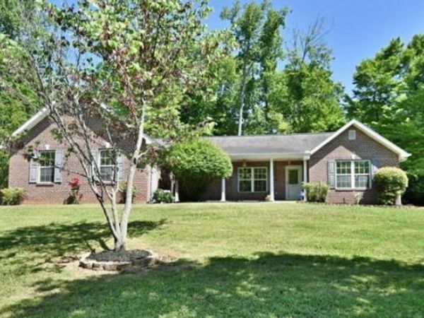 349 Fallen Oak Circle, Seymour, TN 37865