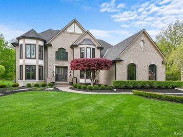 41779 Chesterfield Court, Novi, MI 48375