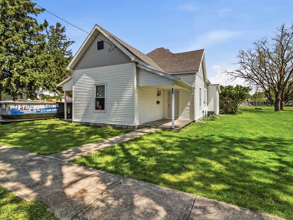109 E 8th Street, Matthews, IN 46957