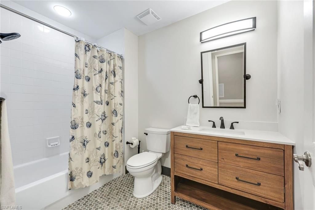 470 Launch Cir , Unit 403, Naples, FL 34108 Photo