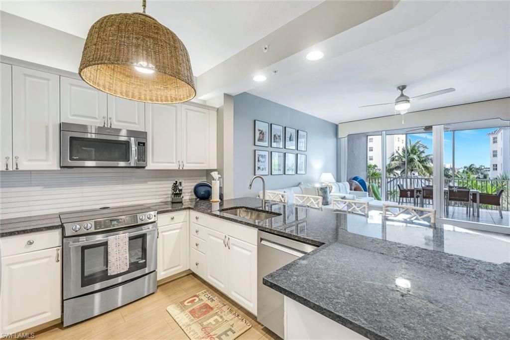 470 Launch Cir , Unit 403, Naples, FL 34108 Photo