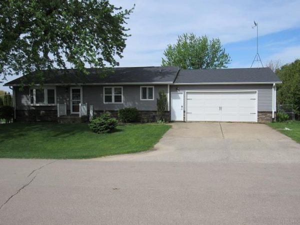 21121 Western Drive, Monticello, IA 52310