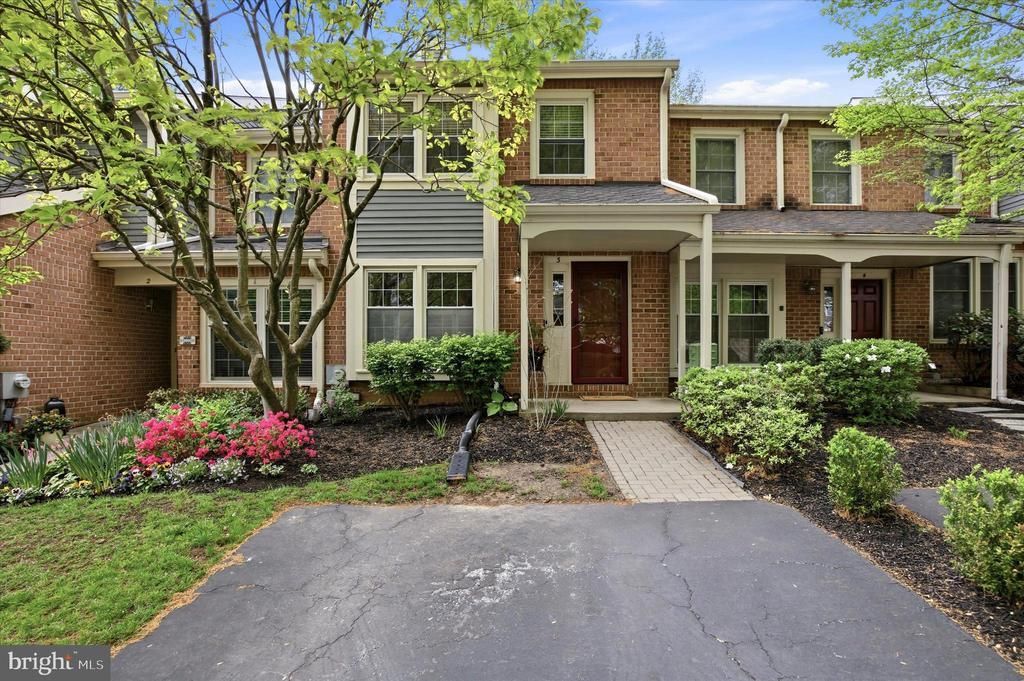 3 WINDSOR CIRCLE , CHESTERBROOK, PA 19087