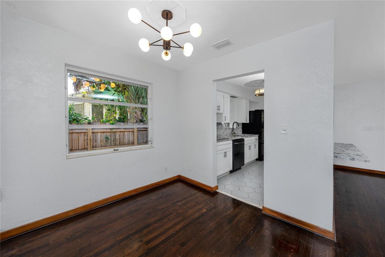 630 Jasmine Way S, Saint Petersburg, FL 33705 Photo