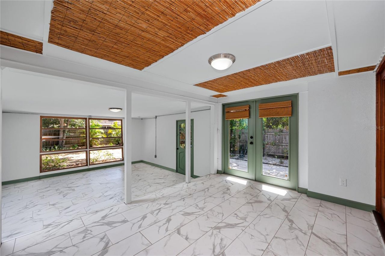 630 Jasmine Way S, Saint Petersburg, FL 33705 Photo