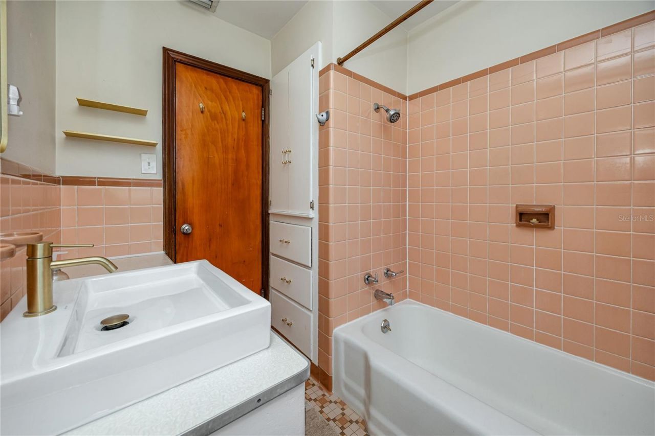 630 Jasmine Way S, Saint Petersburg, FL 33705 Photo