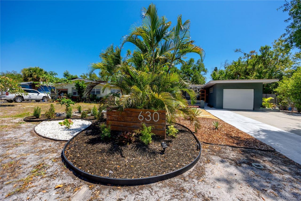 630 Jasmine Way S, Saint Petersburg, FL 33705 Photo