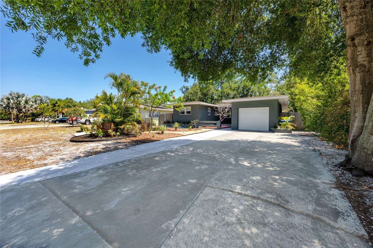 630 Jasmine Way S, Saint Petersburg, FL 33705 Photo