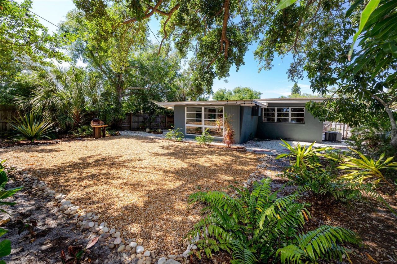 630 Jasmine Way S, Saint Petersburg, FL 33705 Photo
