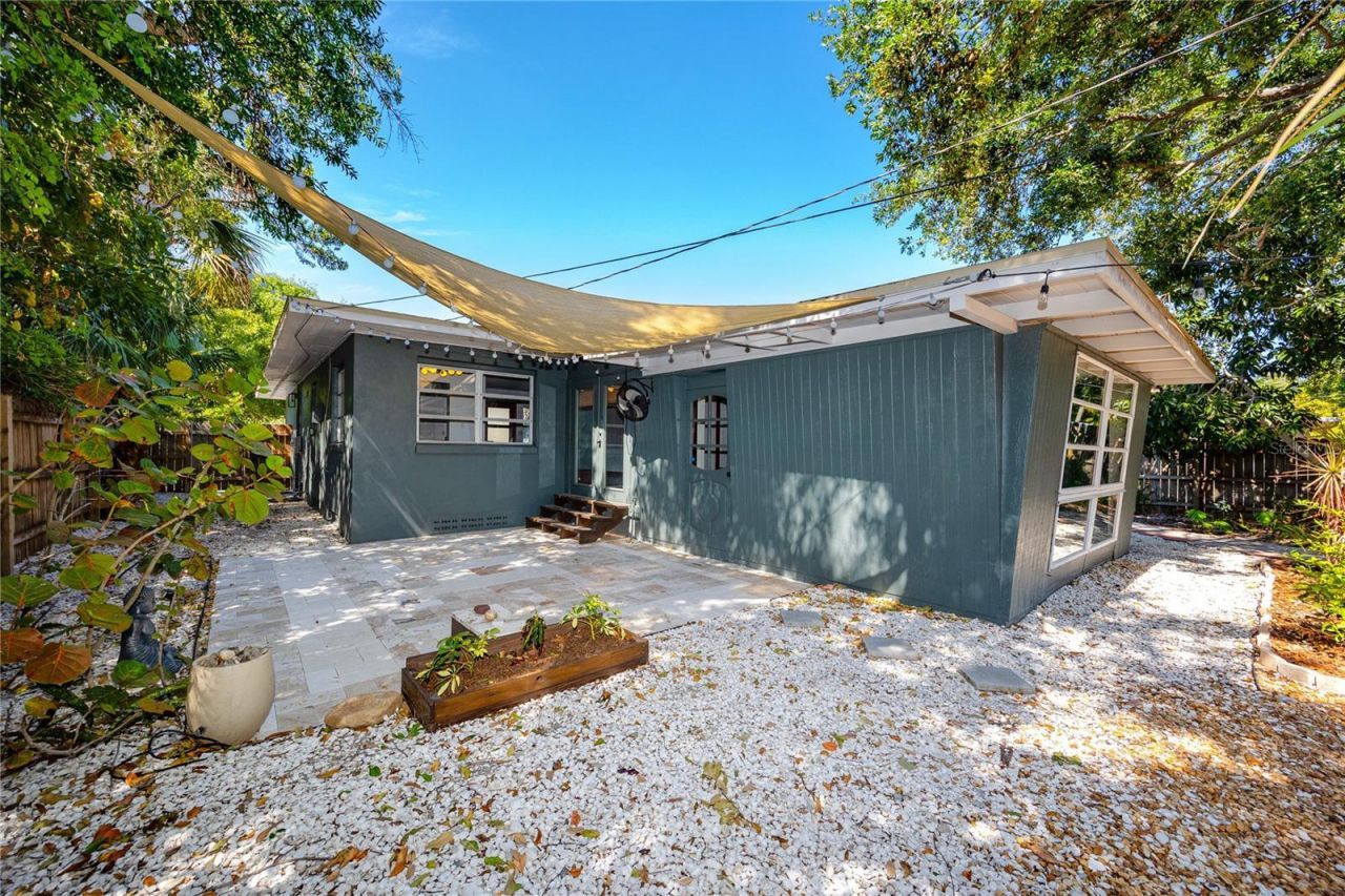 630 Jasmine Way S, Saint Petersburg, FL 33705 Photo