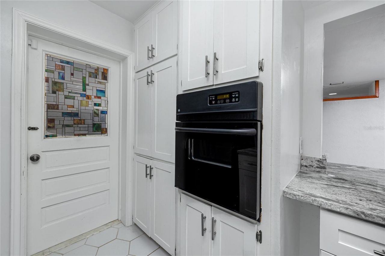 630 Jasmine Way S, Saint Petersburg, FL 33705 Photo
