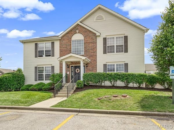 724 Harbor Woods Drive, Unit B, Fairview Heights, IL 62208
