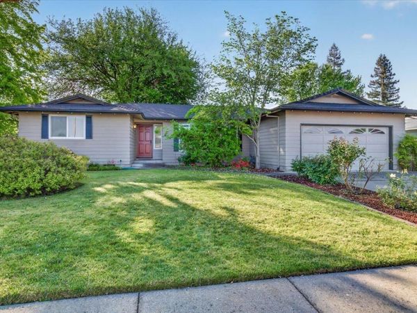2892 Banner Court, Medford, OR 97504