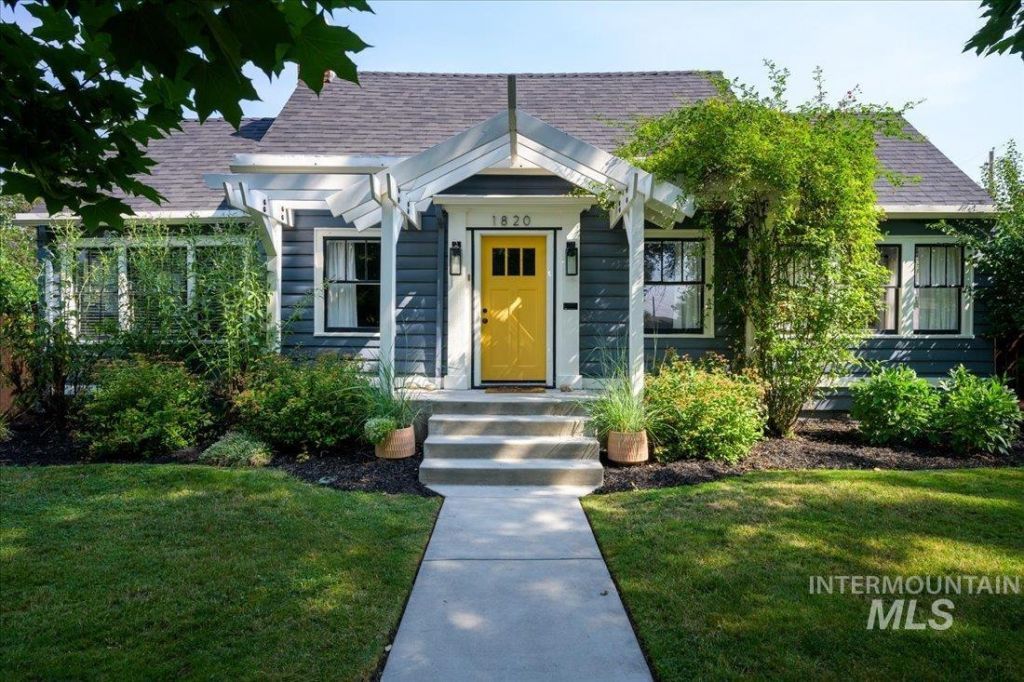 1820 W Resseguie St, Boise, ID 83702 Main Photo