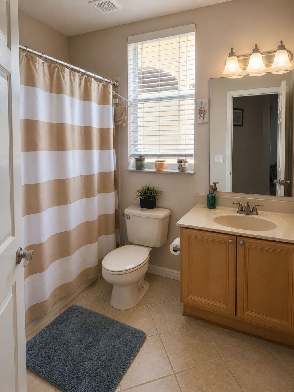 3945 Torres Circle, West Palm Beach, FL 33409 Photo